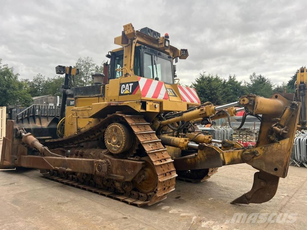 CAT D 9 T Buldožeri gusjeničari