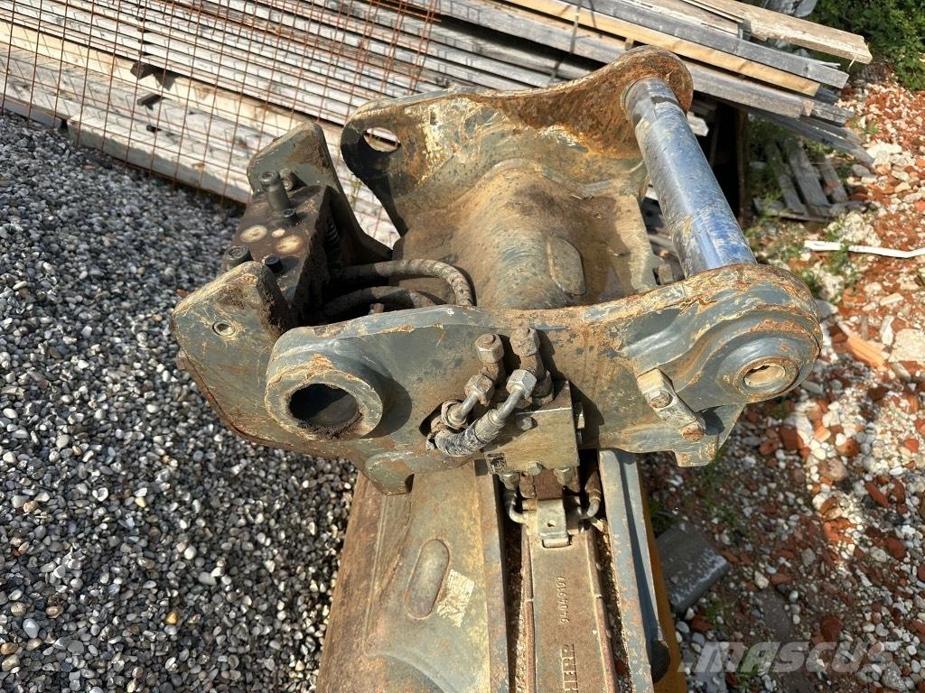 Liebherr R 922 Bageri gusjeničari