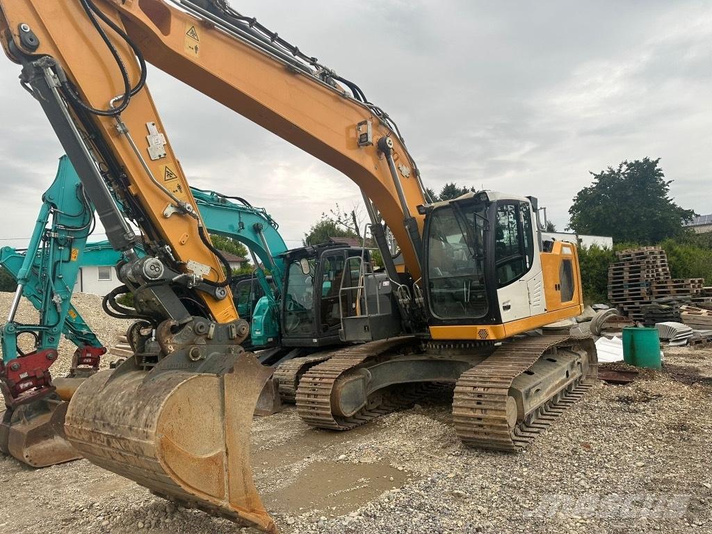 Liebherr R 922 Bageri gusjeničari