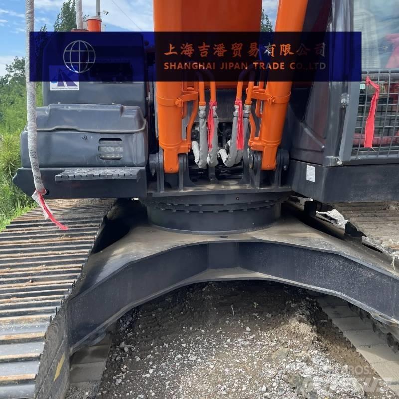 Hitachi ZX 210 Bageri gusjeničari