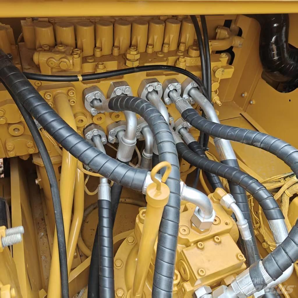 CAT 320 Bageri gusjeničari