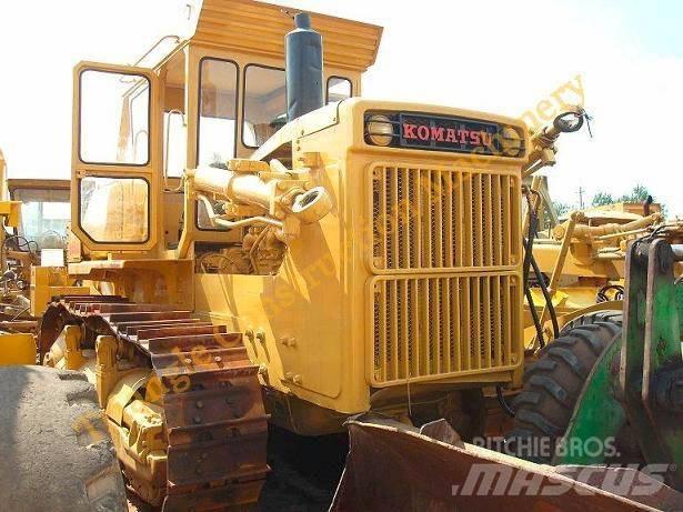 Komatsu d155a-1 Buldožeri gusjeničari