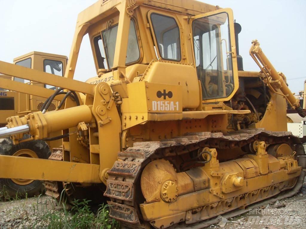 Komatsu d155a-1 Buldožeri gusjeničari