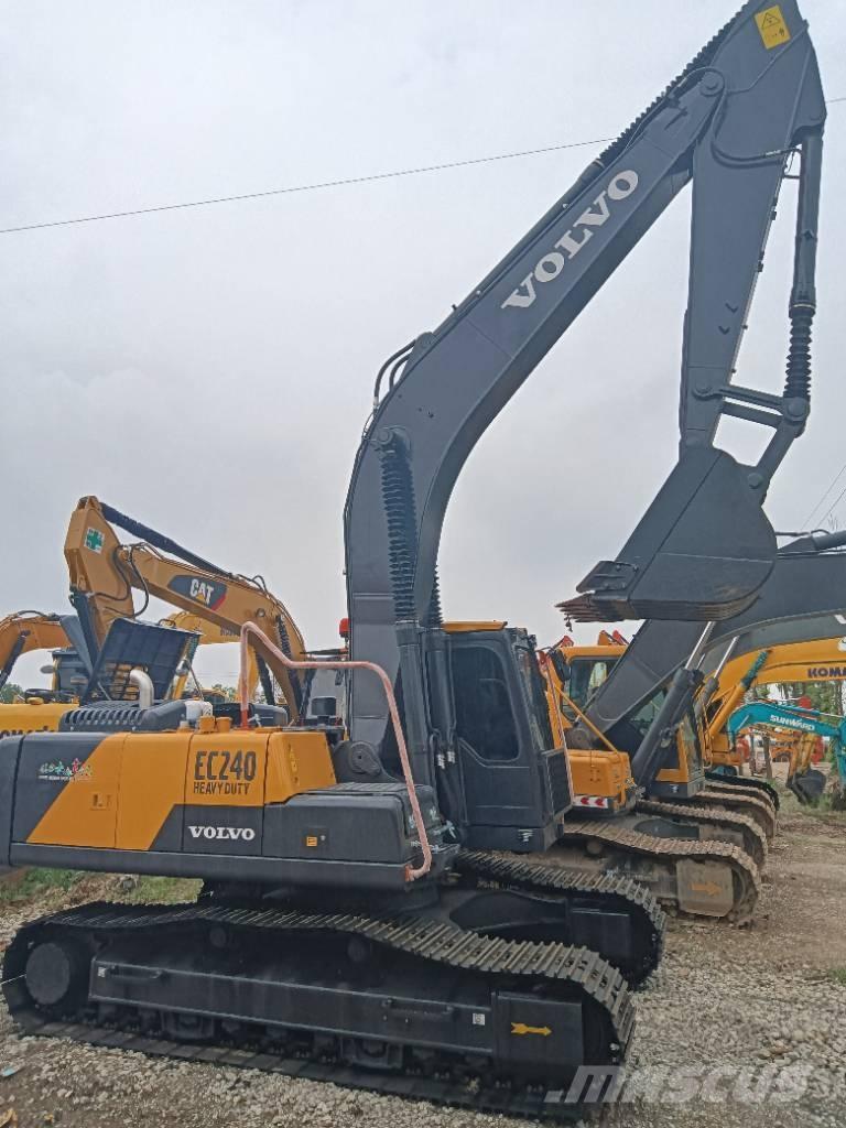Volvo EC 240 Bageri gusjeničari