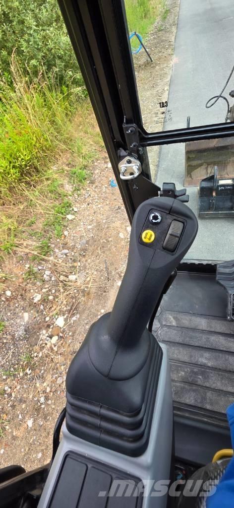 CAT 302.7 DCR 07A Mini bageri <7t