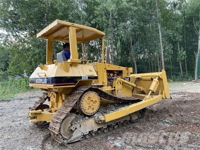 CAT D5H Buldožeri gusjeničari