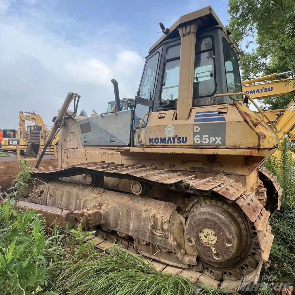 Komatsu D 65 P-12 Buldožeri gusjeničari