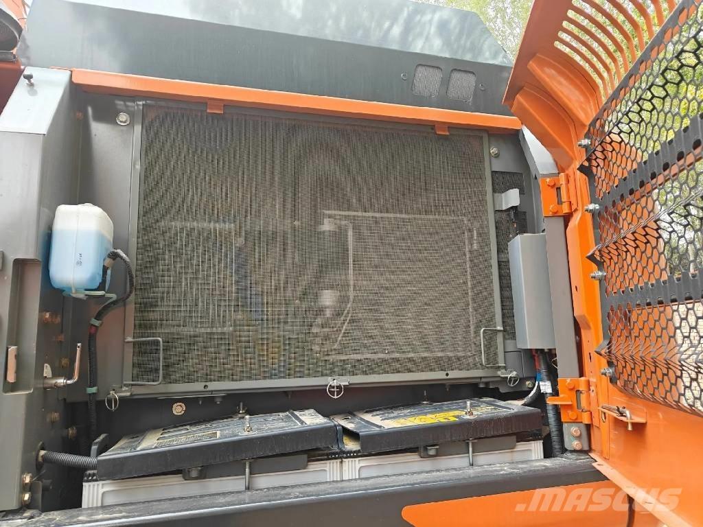 Hitachi ZX300 Bageri gusjeničari