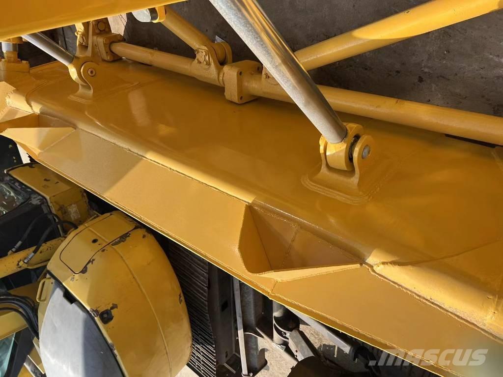 Shantui SD 22 Buldožeri gusjeničari