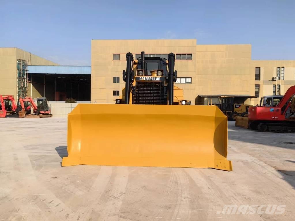 CAT D8R Buldožeri gusjeničari