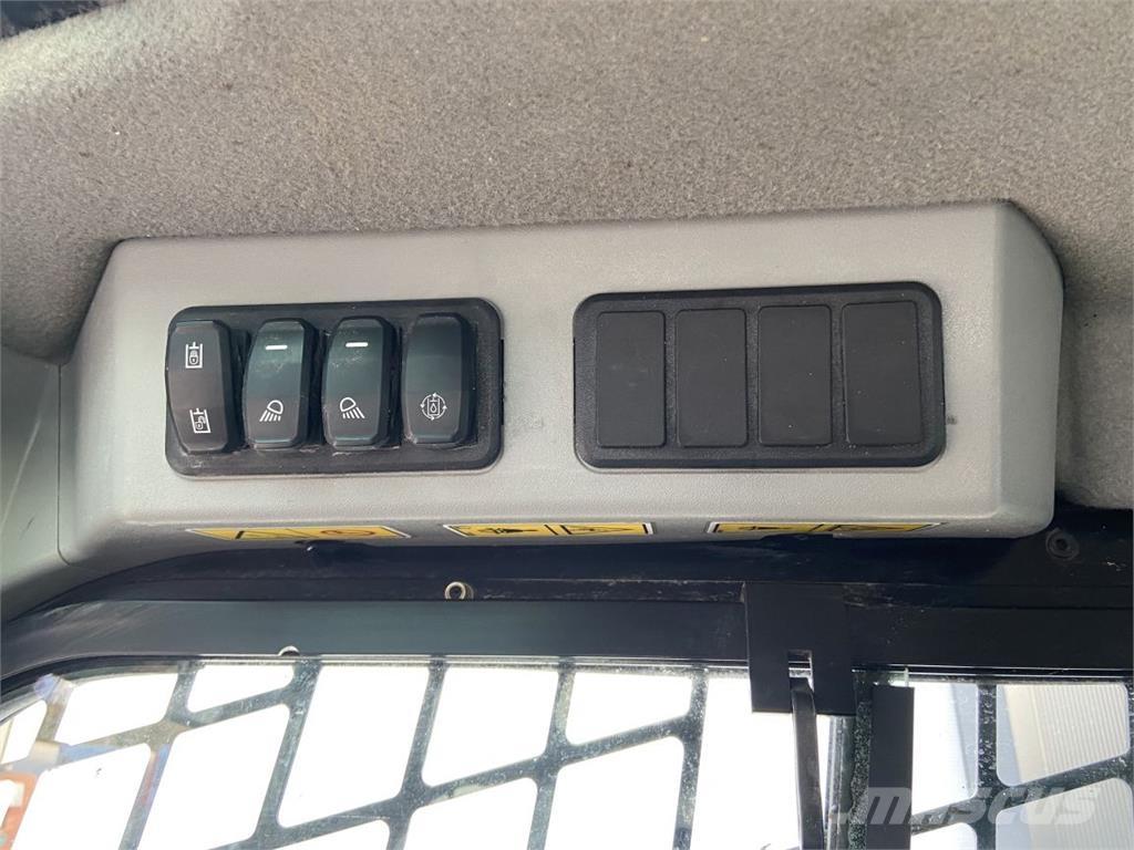 CAT 226 D3 (5867) Skid steer mini utovarivači