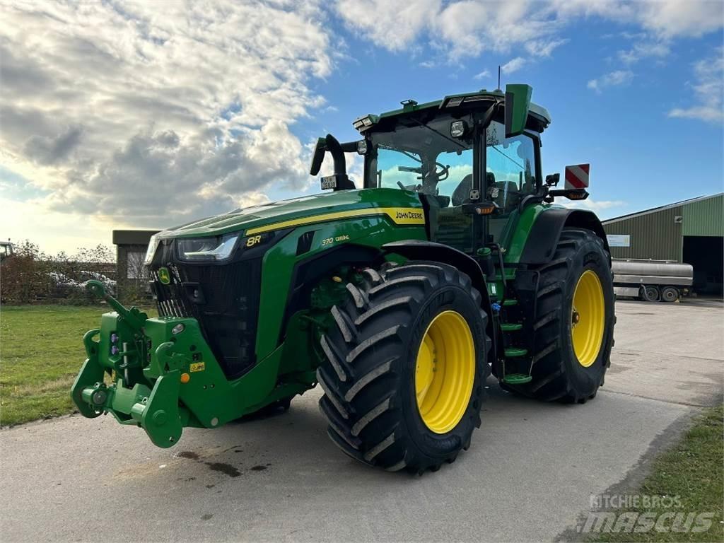 John Deere 8R370 Traktori