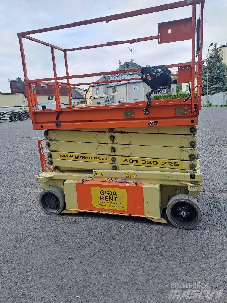 JLG 10rs Škaraste platforme