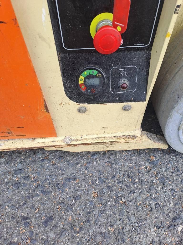 JLG 10rs Škaraste platforme