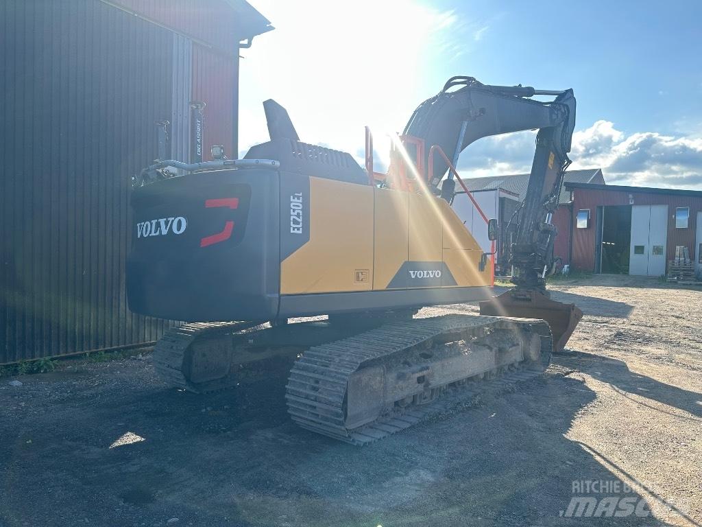 Volvo EC 250 EL Bageri gusjeničari