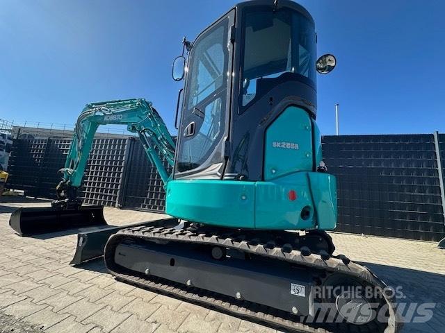 Kobelco SK26SR-7 Mini bageri <7t