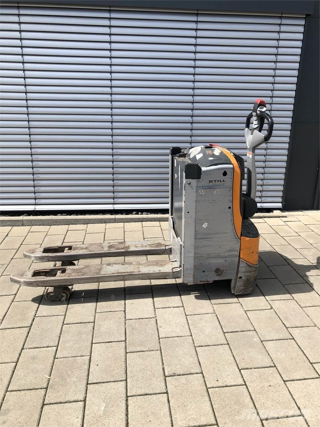 Still EXU-H 18 Ručni električni viličar