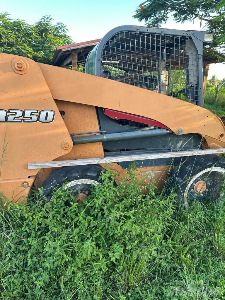 CASE SR 250 Skid steer mini utovarivači