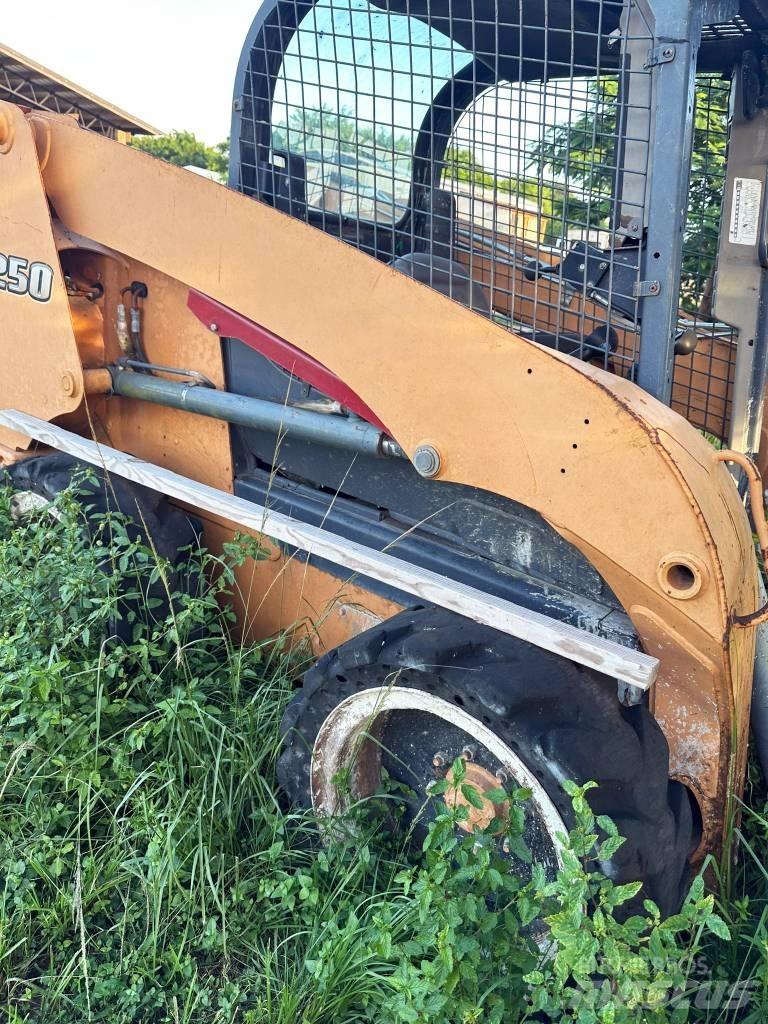 CASE SR 250 Skid steer mini utovarivači