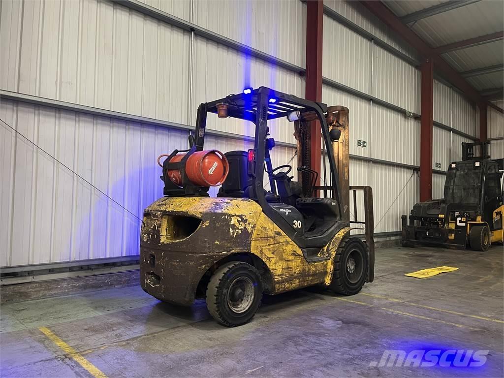 Komatsu FG30T-17 Plinski viličari