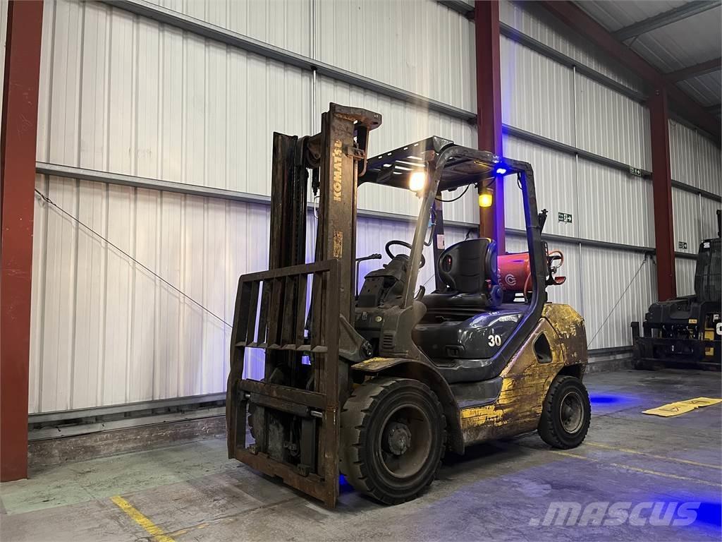 Komatsu FG30T-17 Plinski viličari