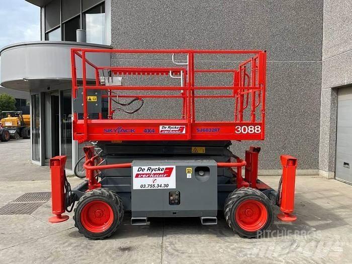 SkyJack SJ6832RT Škaraste platforme