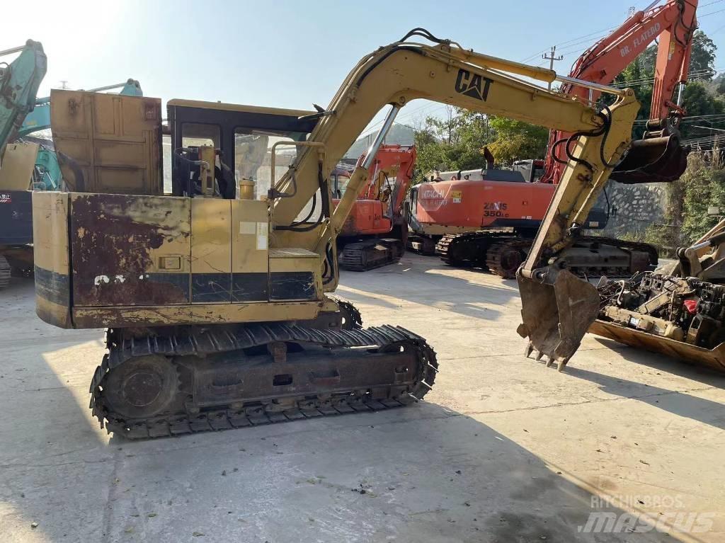 CAT E 70 B Bageri gusjeničari