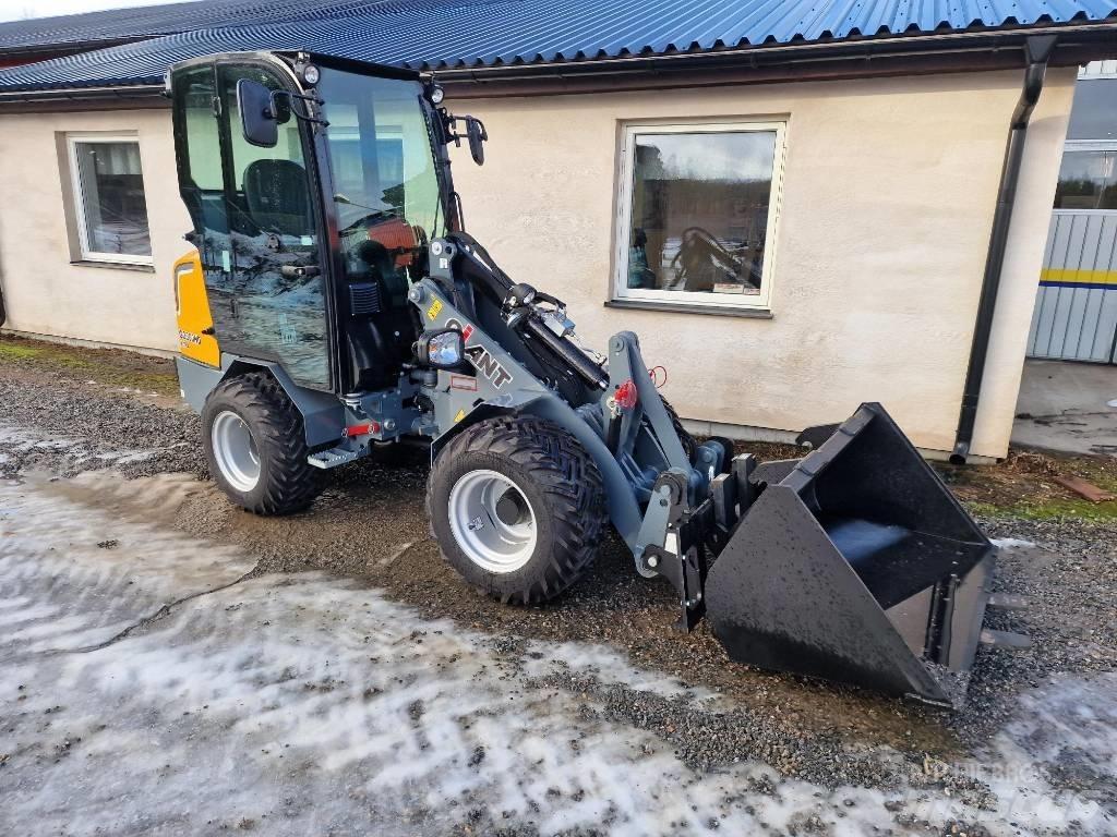 GiANT G2300 HD Višenamjenski utovarivači