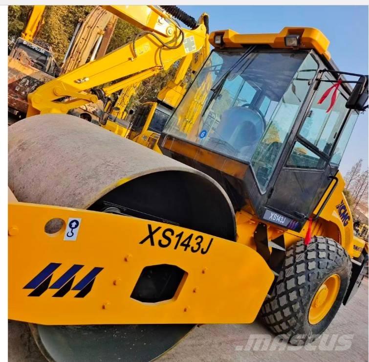 XCMG XS 142 J Kompaktori zemlje