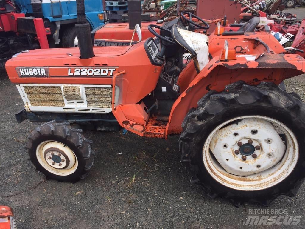 Kubota L2202DT Traktori