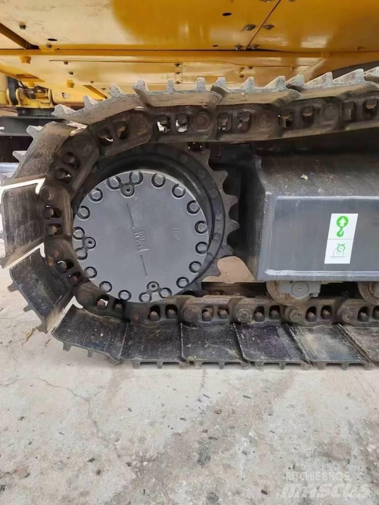 Komatsu PC 200-8 Bageri gusjeničari