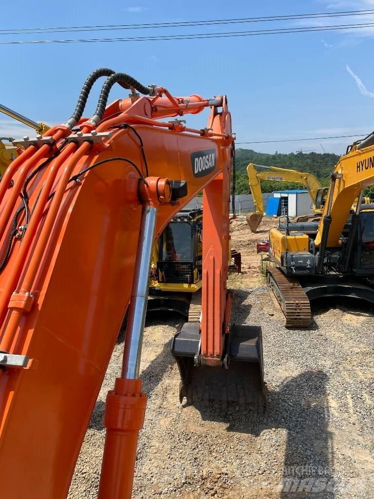 Doosan DX 260 Bageri gusjeničari