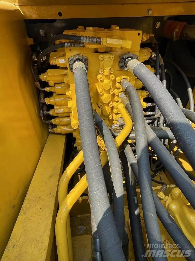Komatsu PC 200-7 Bageri gusjeničari