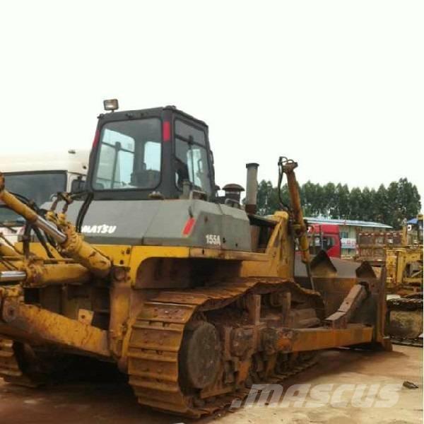 Komatsu d155a-3 Buldožeri gusjeničari
