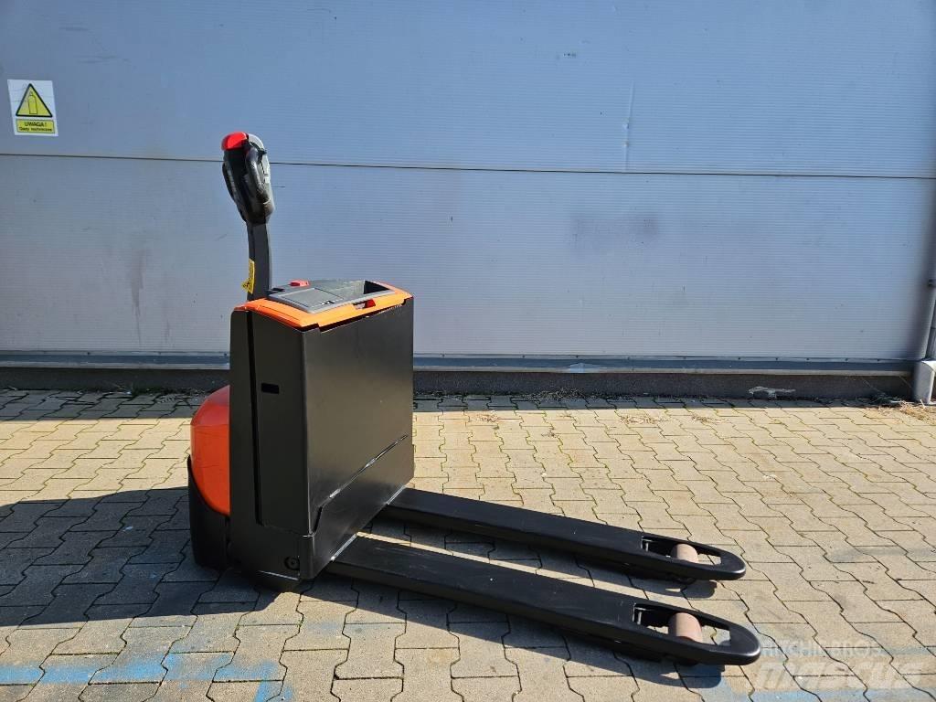 BT LWE 140 Nisko podizni električni viličar