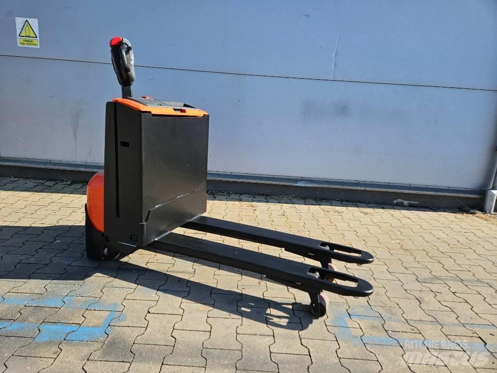 BT LWE 140 Nisko podizni električni viličar