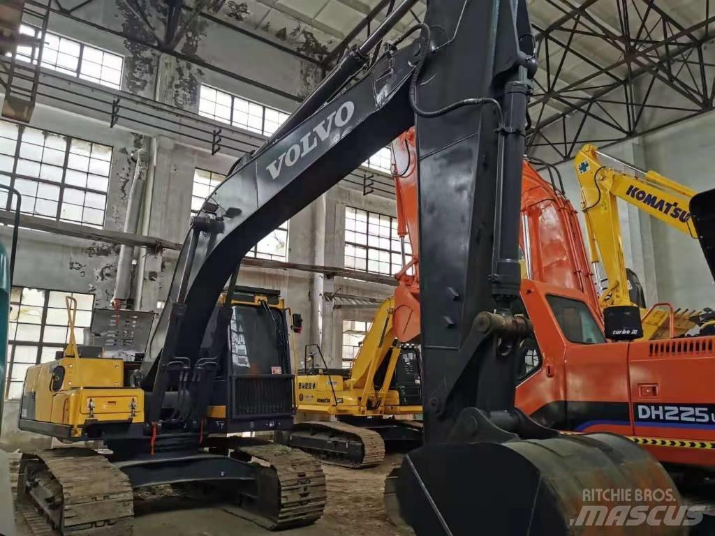 Volvo EC200D Bageri gusjeničari