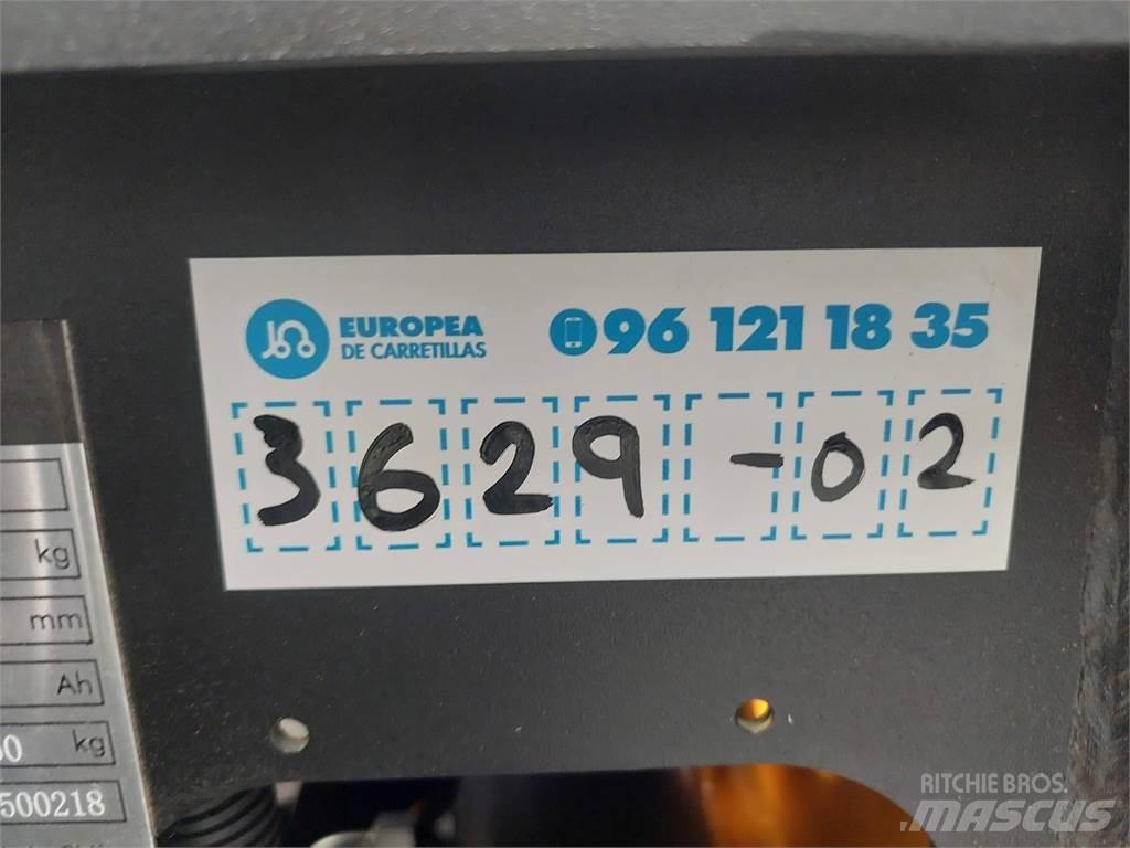  EFL253 Električni viličari