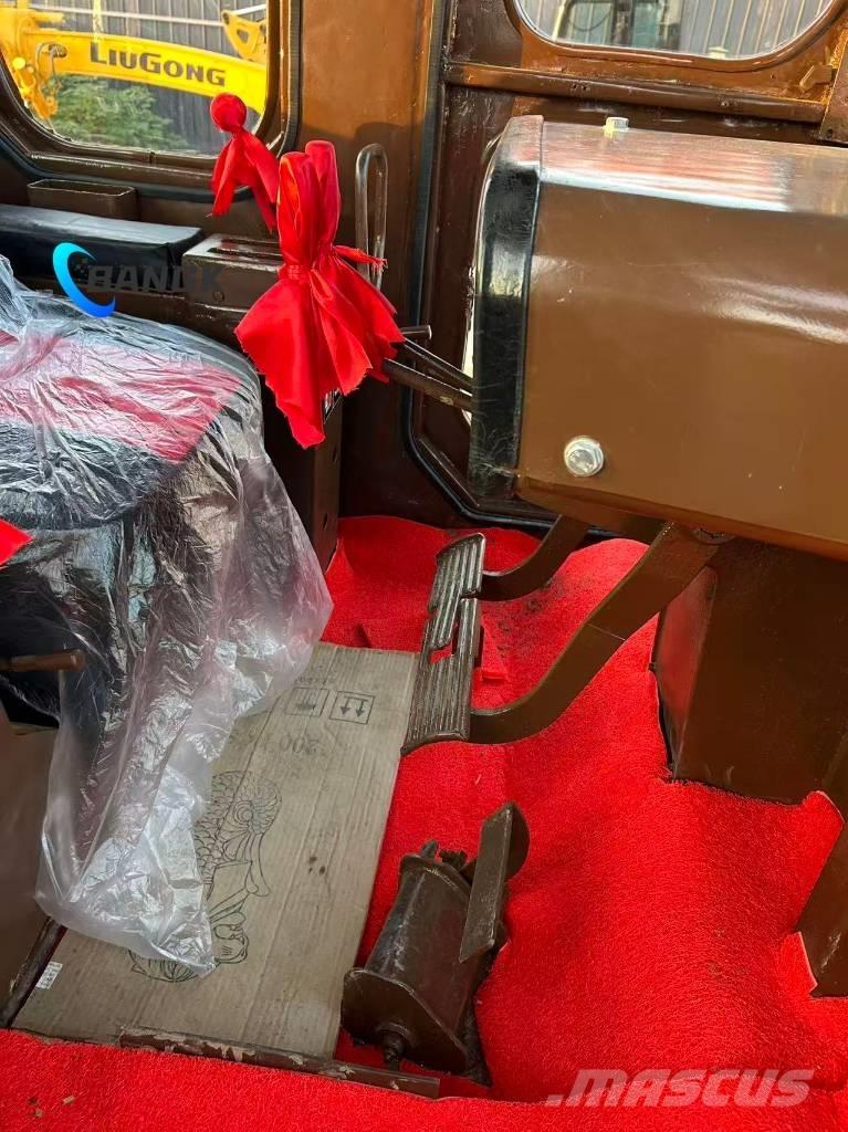 CAT D 8 K Buldožeri gusjeničari