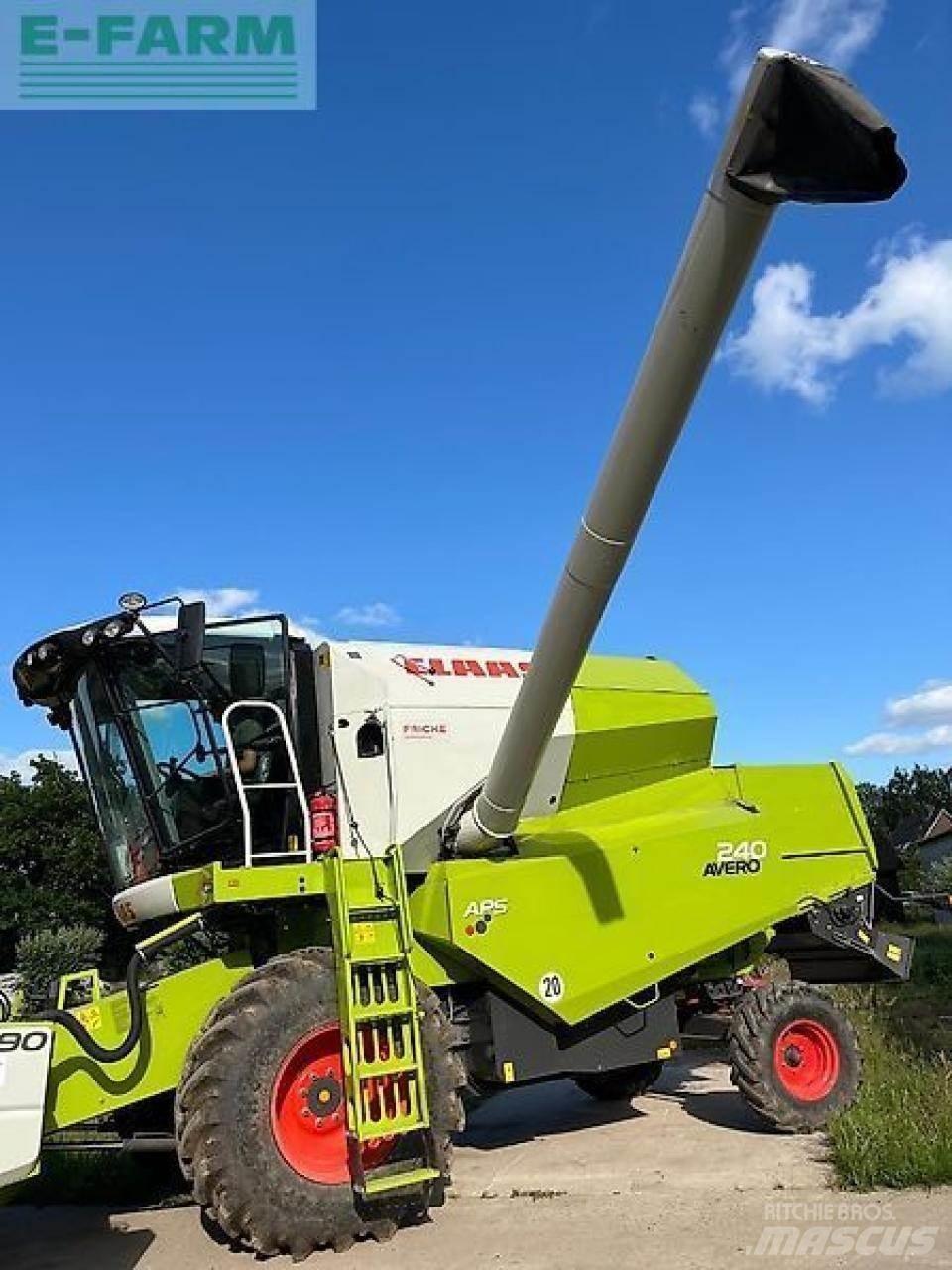 CLAAS avero 240 Kombajni