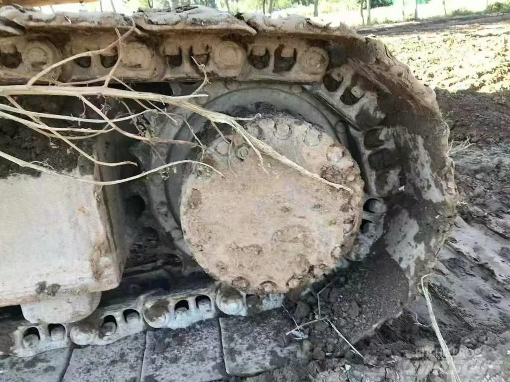 Komatsu PC 210 Bageri gusjeničari