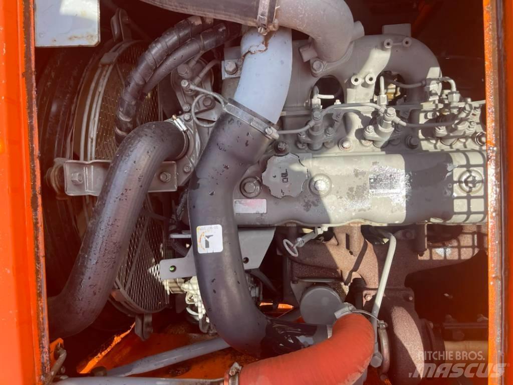 Hitachi ZX 135 Bageri gusjeničari