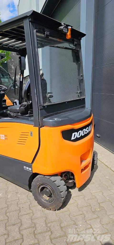 Doosan B 30 X-7 Električni viličari