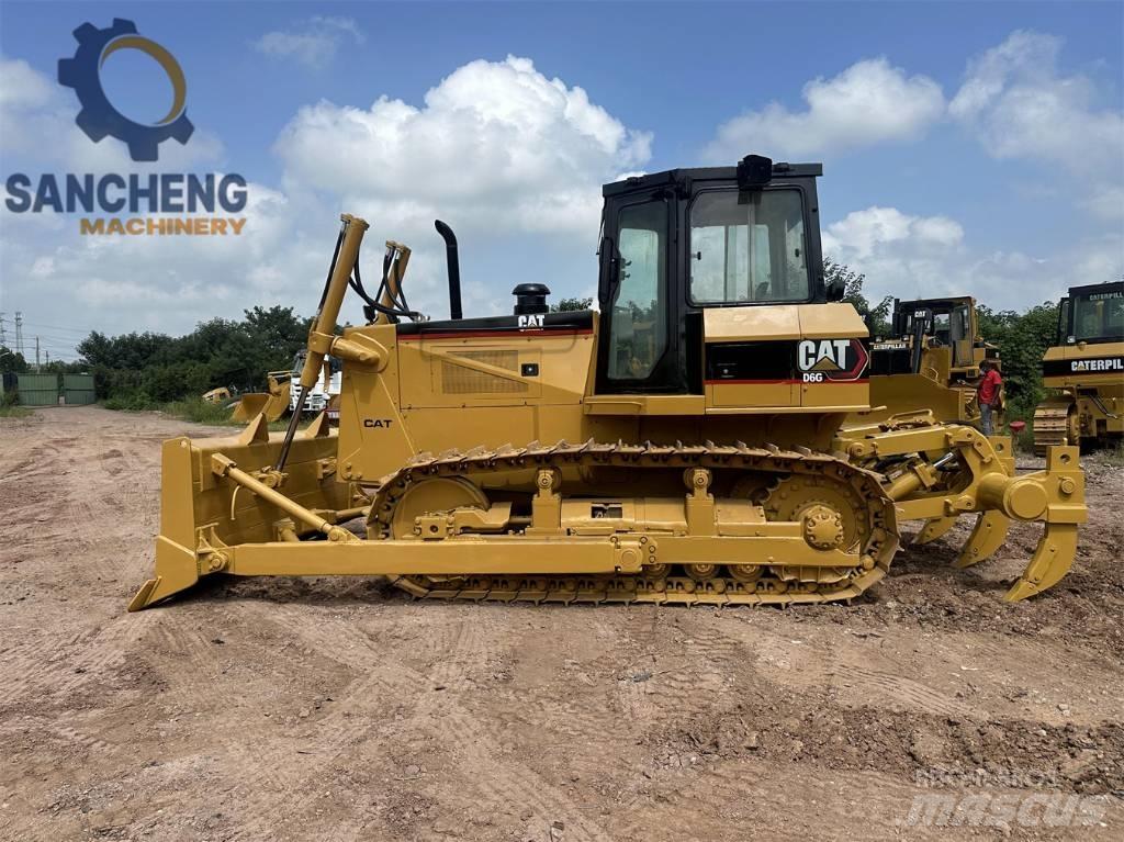 CAT D 6 G Buldožeri gusjeničari