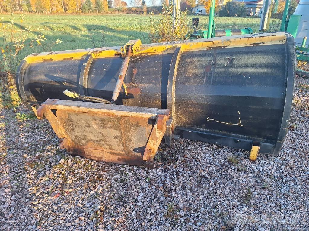  OMT 300 Sniježne daske i  plugovi