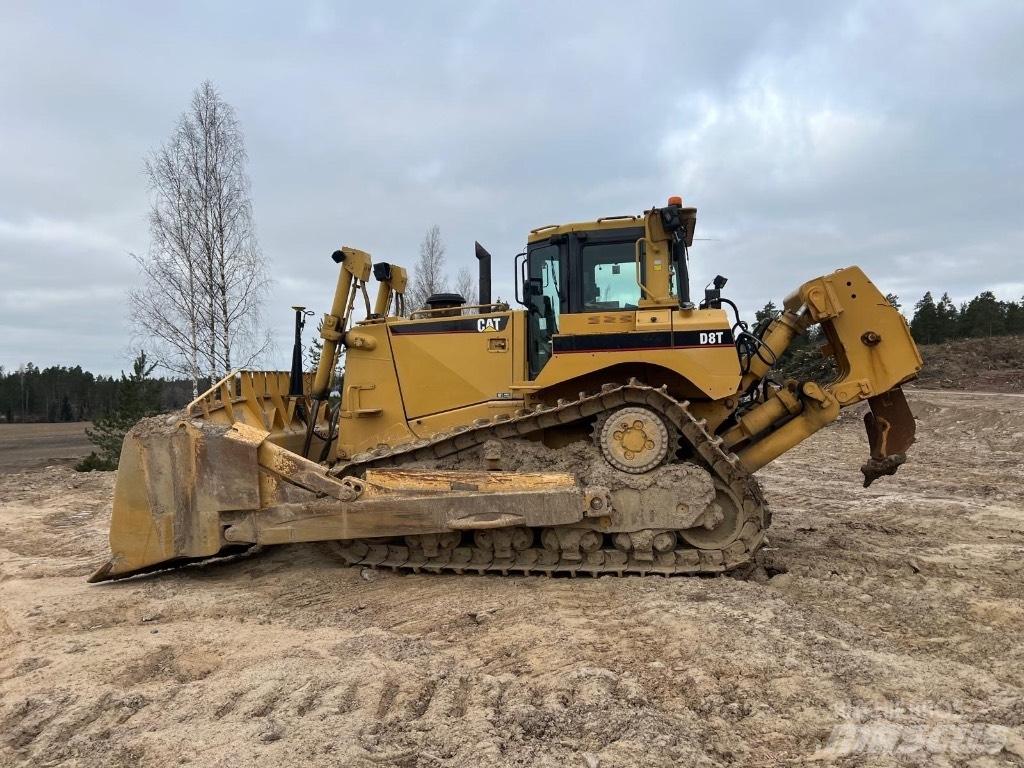 CAT D 8 T Buldožeri gusjeničari