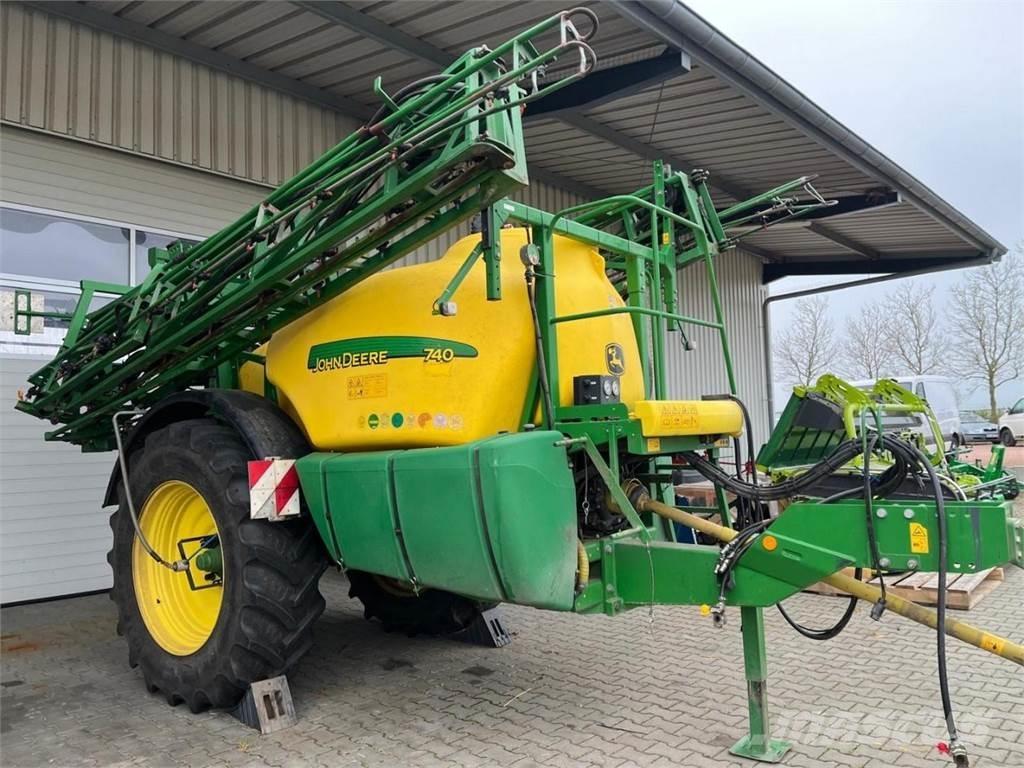 John Deere 740 Vučene prskalice