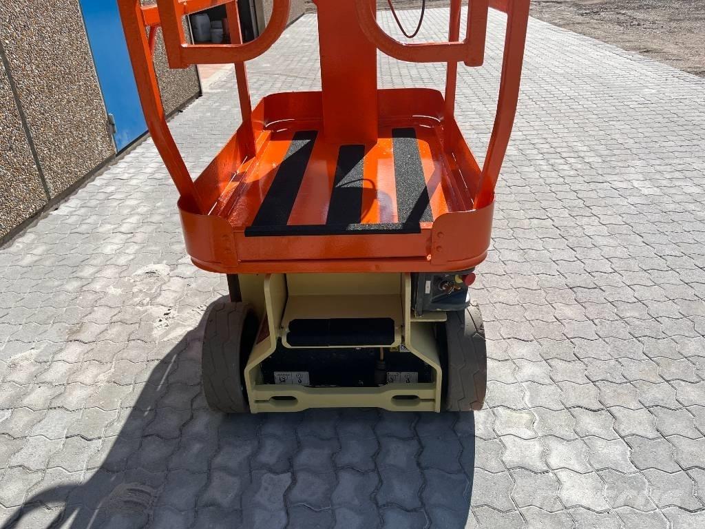 JLG 1230 ES Vertikalne radne podizne platforme