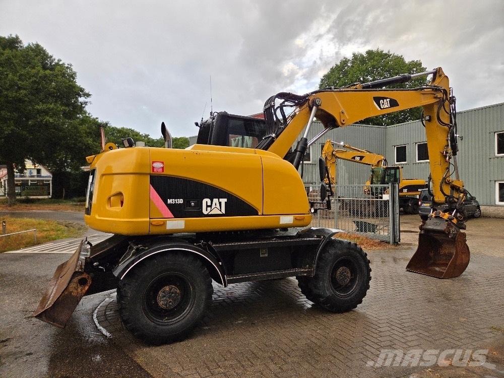 CAT M313D Bageri na kotačima