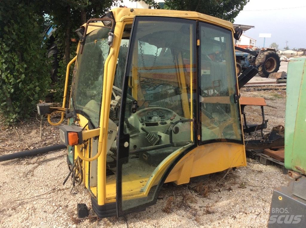Komatsu W93r Kabine i unutrašnjost